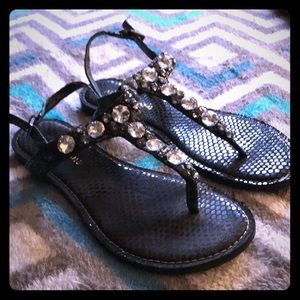 Black sandal with gem t strap